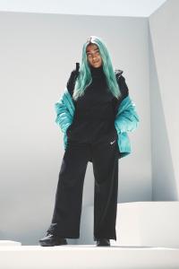 Широкие джоггеры с мини-логотипом Swoosh Nike, черный