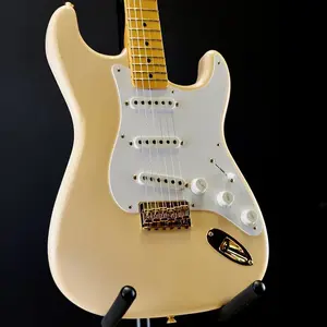 Fender Custom Shop Limited Edition 1954 Hardtail Stratocaster DLX Closet Classic с одной цельной шеей из кленового массива с перьевой доской, супер/супер выцветший старинный розовый цвет