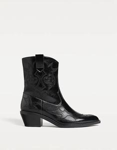 Ботильоны Stradivarius Heeled cowboy boots черного цвета
