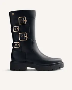 Женские байкерские кожаные ботинки с золотыми пряжками и подошвой в стиле трак Gioseppo