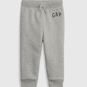 Джоггеры из французского трикотажа с нашивкой-логотипом Gap, серый