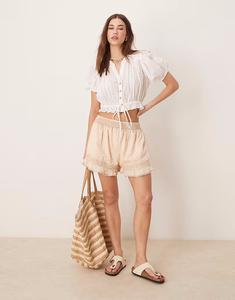 Шорты с отделкой из кружева добби ASOS DESIGN цвета «антик»