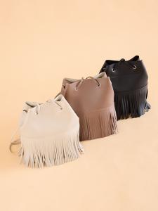 Сумка через плечо из эко-кожи с бахромой