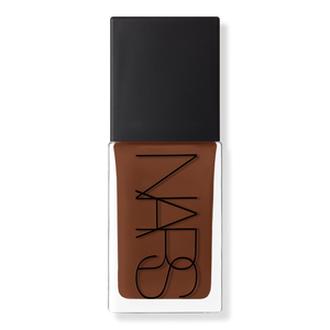 Усовершенствованная тональная основа для ухода за кожей, отражающая свет. NARS, Mali (D6 - very deep with neutral undertones)