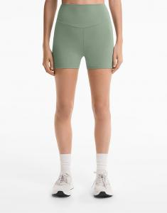 Шорты OYSHO Comfortlux с высокой талией 10 см в выбеленном зеленом цвете