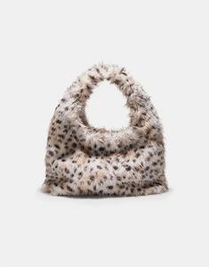 Сумка Stradivarius из искусственного меха белого цвета