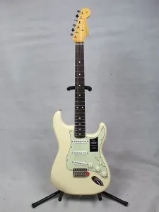 Fender Vintera II 60s Stratocaster, Олимпийский белый с чехлом
