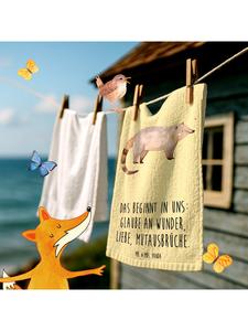 Mr. & Mrs. Panda Полотенце с изображением коати и надписью пастельно-желтого цвета