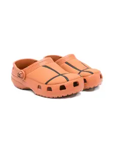 Сандалии Classic Basketball Crocs Kids, оранжевый