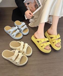 Сандалии на платформе с разноцветными лентами Aimoha - Select -, цвет Yellow