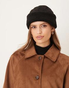 Шапочка из искусственной овчины My Accessories черного цвета