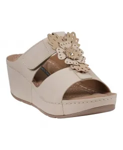 Женские босоножки-танкетки Talia с цветочным принтом GC Shoes, белый