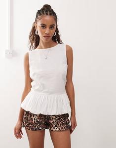 Топ с глубоким вырезом на спине и узлом, белый цвет Collusion