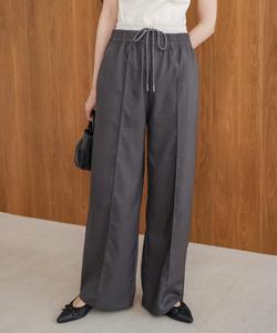 Брюки с двойной талией доступны в размерах для невысоких людей.