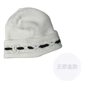 Женская шапка-бини CHANEL, белый