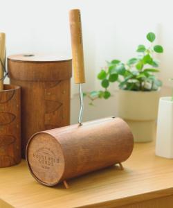 Подставка для мытья рук из фанеры 《ТОВАРЫ ДЛЯ ДОМАШНЕГО БЫТОВОГО ХОЗЯЙСТВА》