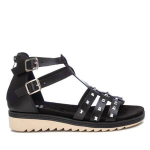 Женские сандалии на плоской подошве с золотыми заклепками черного цвета Xti