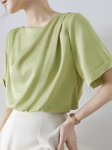 V-образный вырез, элегантные расклешенные рукава