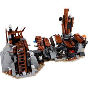 Пластиковые строительные блоки "Финальная битва с королем гоблинов" 601 1000 шт 79010 LEGO