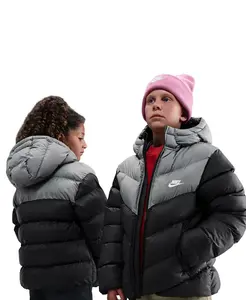 Большая детская куртка All Day Play Therma-FIT свободного покроя с утеплителем Nike, черный