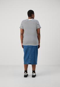 Принт на футболке CARNELLIE STRIPE HEART ONLY Carmakoma, кремовый