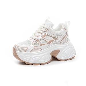 CHOVO Дышащие влагоотводящие легкие утолщенные кроссовки на платформе для женщин с эффектом увеличения роста цвет кофе, цвет Coffee