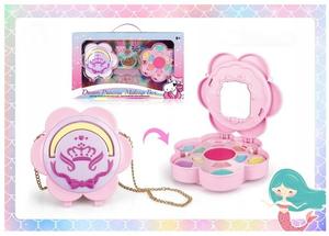 Набор малярной косметики в сумочке. Madej