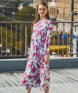 Можно стирать/В наличии похожие вещи с рисунком: Платье с принтом Fleesome Haze