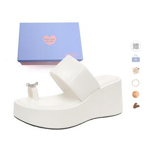 Xingdiman Скользоустойчивые шлепанцы женские в коробке экрю [подарочный набор] (с подарком), цвет Ecru[Gift Box Set](Gift Included)