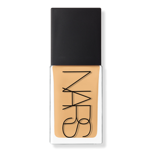 Усовершенствованная тональная основа для ухода за кожей, отражающая свет. NARS, Stromboli (M3 - medium with warm undertones, and a yellow tone)