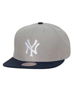 Мужская серая бейсболка New York Yankees Cooperstown Collection Away Mitchell & Ness
