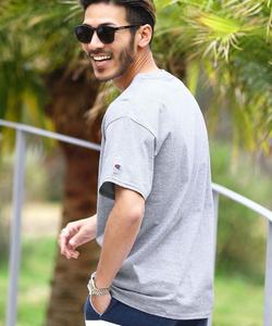 Футболка свободного кроя с коротким рукавом, круглым вырезом, нашивкой и логотипом Champion, серая