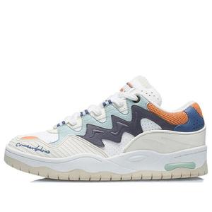 Кроссовки противостоят одному Li-Ning, серый