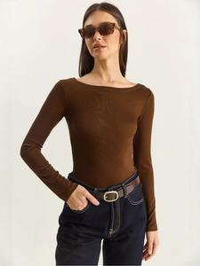 Bianco Lucci Лонгслив в коричневом цвете