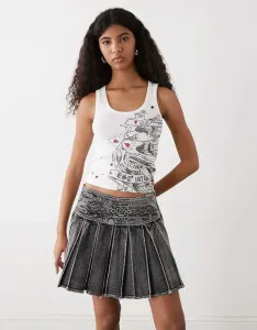 Черная плиссированная мини-юбка розового цвета с контрастной строчкой Ed Hardy