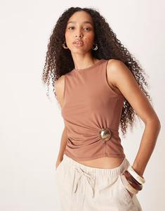 Мягкая хлопковая майка с фурнитурой шоколадного цвета Asos Design