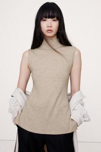 Топ из мериносовой шерсти в рубчик с воротником стойкой Banana Republic, бежевый