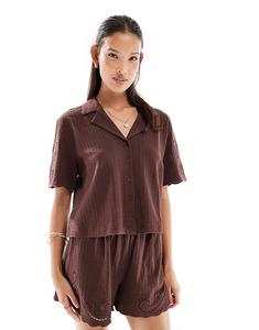 Укороченный топ Miss Selfridge шоколадного цвета с вышивкой и контрастной строчкой