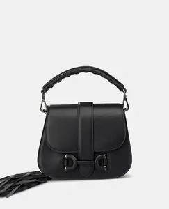 Женская кожаная сумка-бандо с декоративной пряжкой Alma En Pena, черный