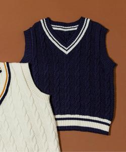 Трикотажный жилет для торжественных случаев, который можно стирать.