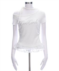 Многослойный топ с кружевной оборкой и логотипом.