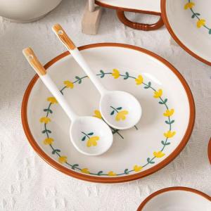 Ceramics Керамический набор посуды с подглазурной росписью, чаши и тарелки с палочками для еды, полный комплект для дома, дизайн "Горная хризантема", 16,8 см деформированные ложки, набор из 4 предметов