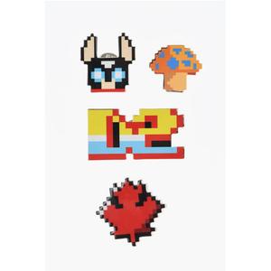 Набор из 4 металлических значков GAMING с узором Dsquared2, мультиколор