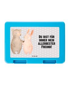 Mr. & Mrs. Panda В бенто-боксе изображены обнимающиеся медведь и кролик, надпись выполнена пастельно-серым цветом