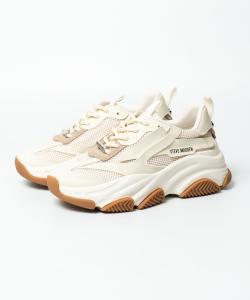 Кроссовки с объемной подошвой