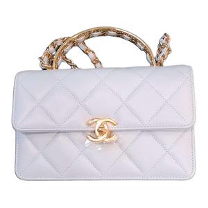 CHANEL Яркая мини-сумка через плечо из телячьей кожи серо-голубого цвета