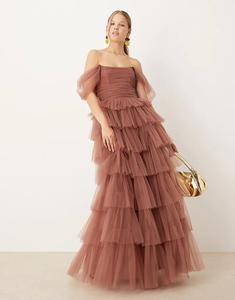 Длинное платье с открытыми плечами, кружевом и бисером, розово-коричневого цвета