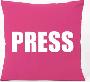 Подушка для дивана Huuraa с надписью, подарочная, 40x40 см, с хлопковым наполнителем цвета фуксии, сувенирная Hellweg Druckerei