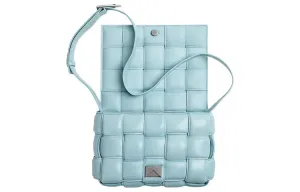 Bottega Veneta Сумка-подушка Padded Cassette из овчины, наплечная сумка, кроссбоди для женщин Light Blue