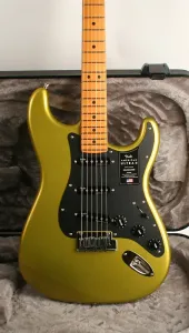 Fender American Ultra II Stratocaster с грифом из клена, Solar Flare 1208